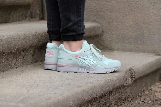 Купить Кроссовки беговые Asics TIGER GEL-LYTE V H7F5L (8787) - оригинал, гарантия