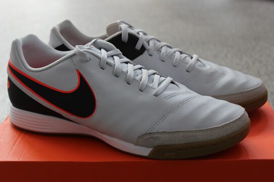 Купить Кожаные футзалки NIKE TIEMPO GENIO II LEATHER IC 819215-001 - оригинал, гарантия