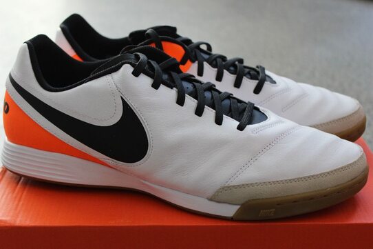 Купить Кожаные футзалки NIKE TIEMPO GENIO II LEATHER IC 819215-108 - оригинал, гарантия