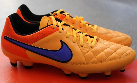 Купить Футбольные бутсы Nike Tiempo Genio FG 631282-858 - оригинал, гарантия