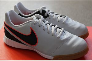 Кожаные детские футзалки Nike JR TIEMPO LEGEND VI IC 819190-001