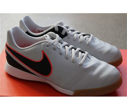 Шкіряні дитячі Футзалки Nike JR TIEMPO LEGEND VI IC 819190-001