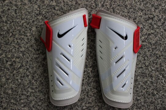 Купить Футбольные щитки Nike Protegga Shield [без голеностопа] - SPO255162 - оригинал, гарантия