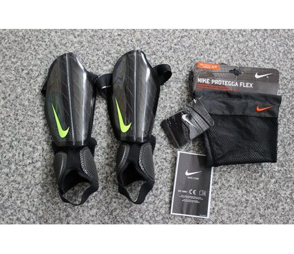 Футбольные щитки NIKE YOUTH ATTACK STADIUM GUARD - BLACK/VOLT [с голеностопом] - SPO313 010