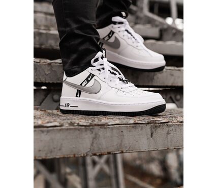 Кросівки Air Force 1 LV8 Nike CT4683-100