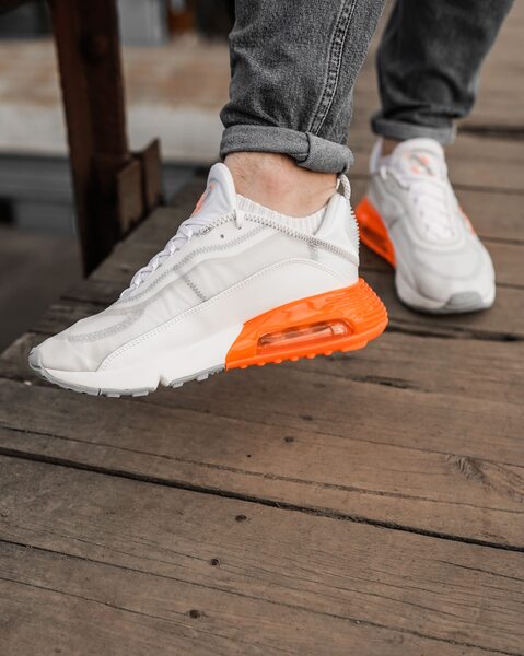 Придбати Кросівки AIR MAX 2090 Nike DC9032-100 - оригінал