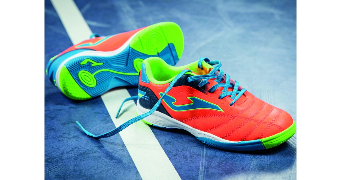 Обзор детских футзалок и сороконожек Joma Toledo W 2017 года
