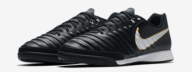 Новинка футзалки Nike TiempoX Ligera IV IC 2017 года